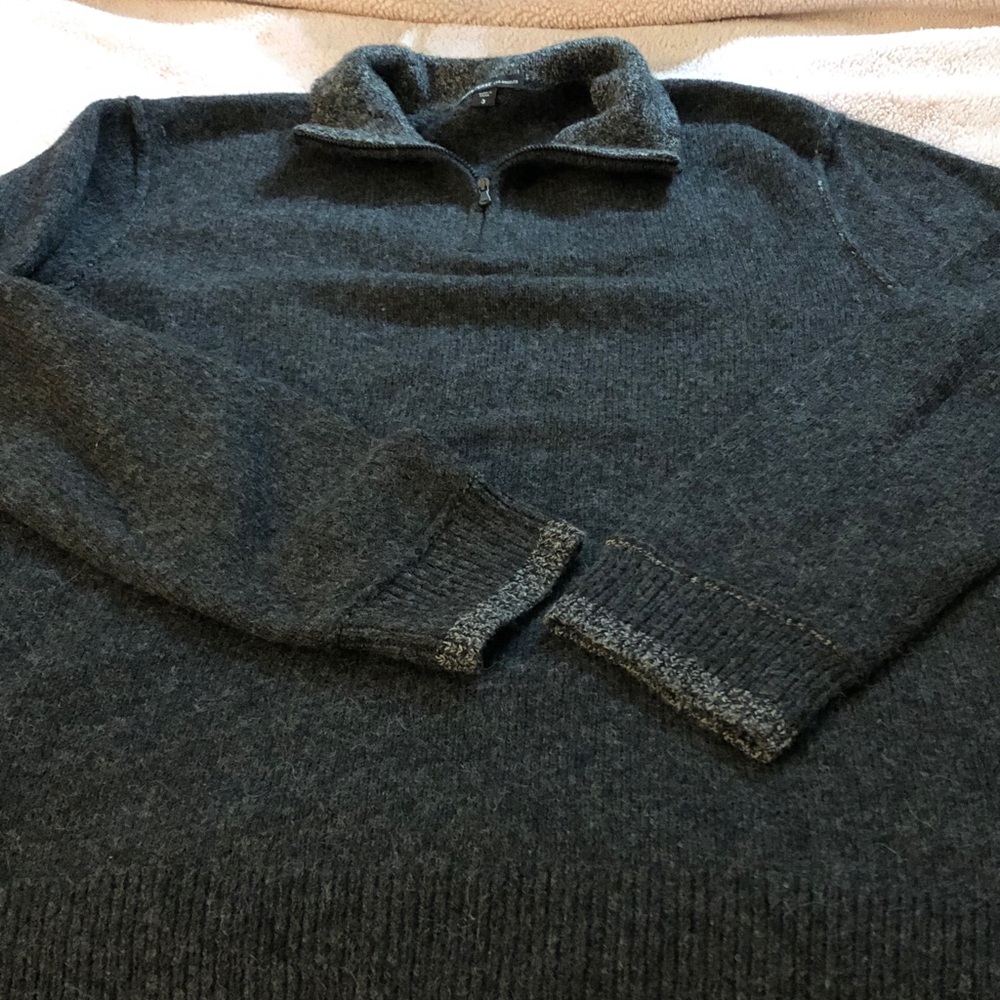 James perse front 1/2 zip beautiful sweater